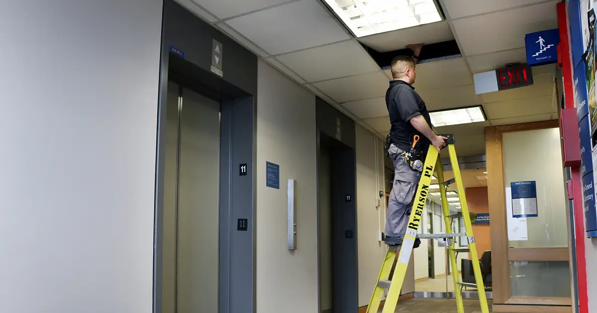 Step Ladder 3 Points of Contact Rule